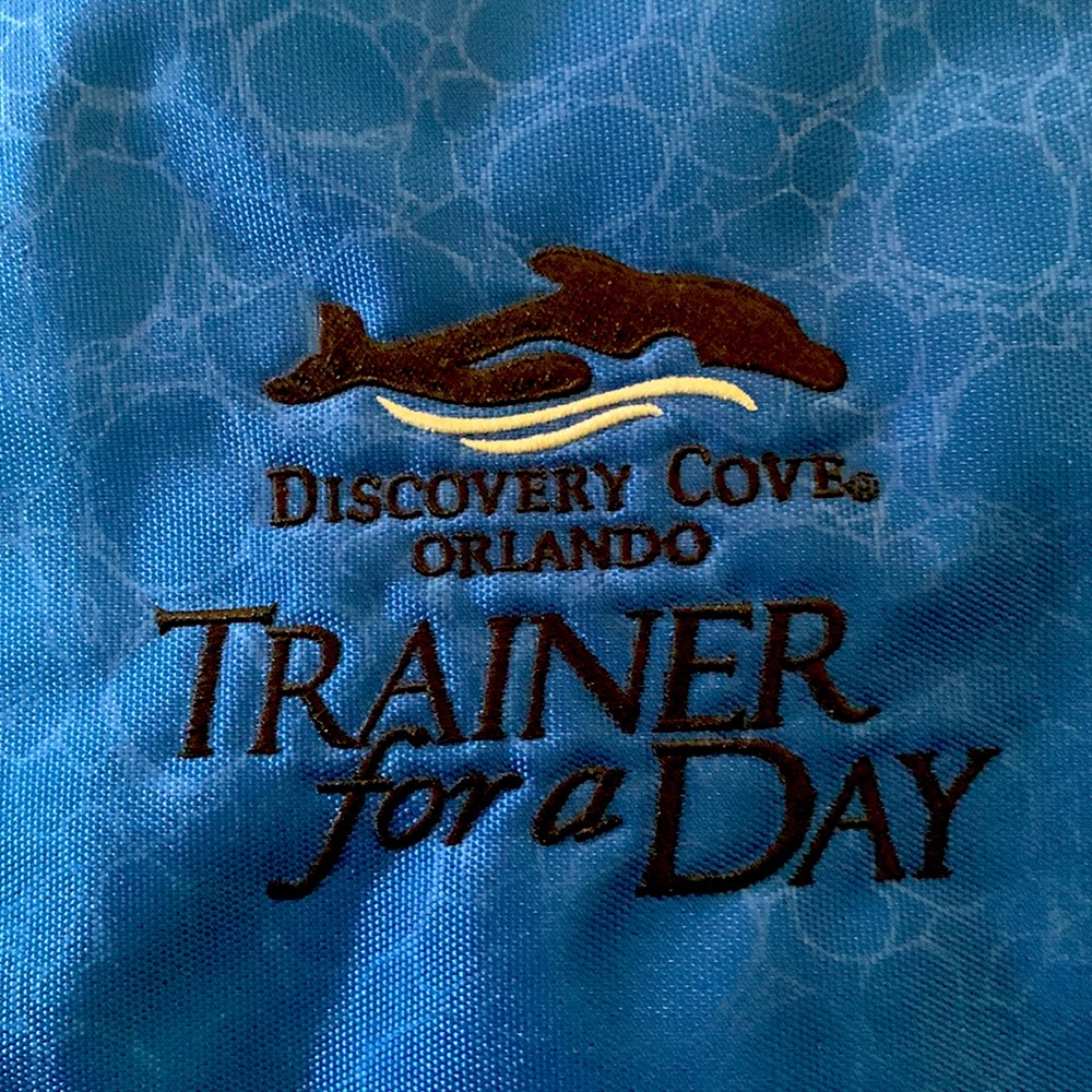 Seaworld Discovery Cove Crossbody Backpack Blue Black Adjustable Straps Unisex - Picture 11 of 11